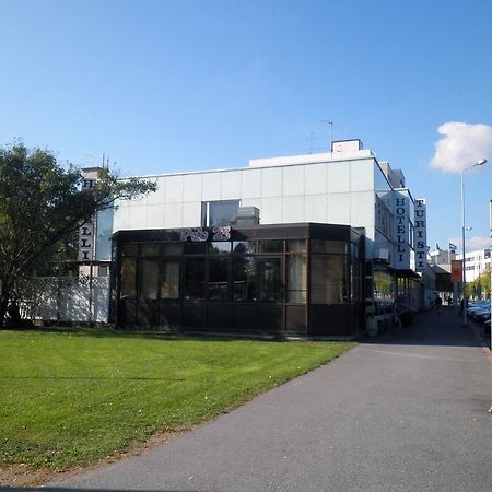 Hotel Turistihovi Коувола Екстер'єр фото